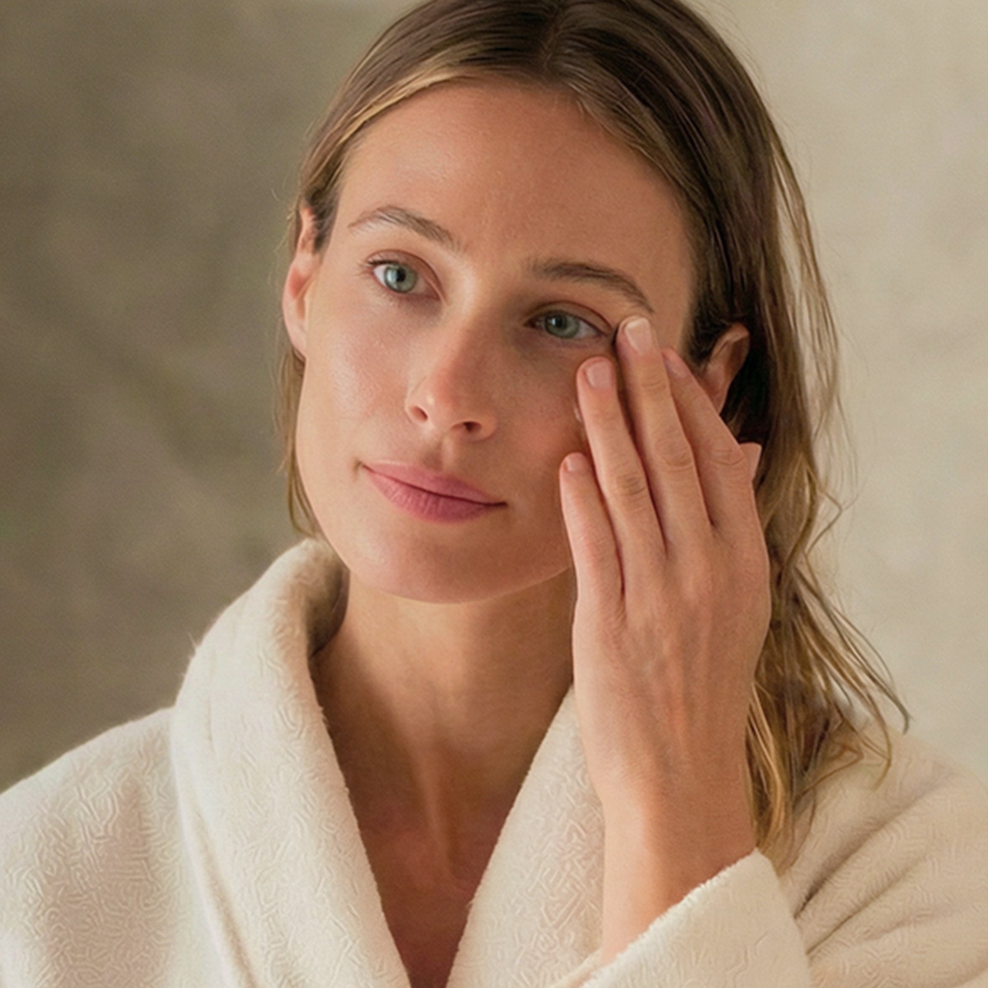 Lunaria LiftGlow Sculpting Oil ——The "Liquid Moonlight": Sculpt, Lift & Illuminate.